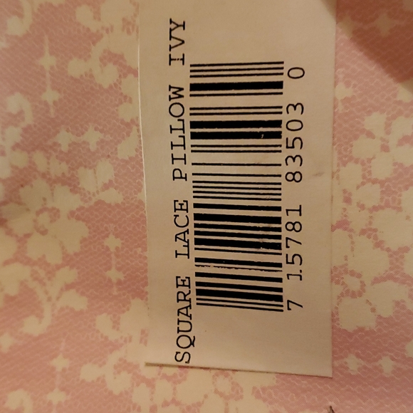 == - Vintage Ivory ring bearer pillow NWT -  7"x 7"x 2" - Picture 6 of 9